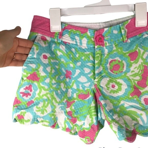 Lilly Pulitzer 5" Buttercup Scallop Hem Short size 00 - Picture 2 of 6